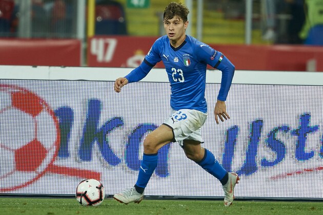 CHORZOW, POLAND - OCTOBER 14: Nicolo Barella from Italy controls the ball during the UEFA Nations League A group three match between Poland and Italy at Silesian Stadium on October 14, 2018 in Chorzow, Poland. (Photo by ADAM NURKIEWICZ/Getty Images)
