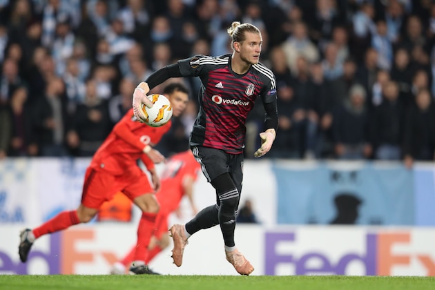 Besikta´s goalkeeper Loris Karius throws out the ball during the UEFA Europe League Group I football match Malmo FF v Besiktas in Malmo, Sweden on October 4, 2018. (Photo by Andreas HILLERGREN / SCANPIX / AFP) / Sweden OUT (Photo credit should read ANDREAS HILLERGREN/AFP/Getty Images) Besikta´s goalkeeper Loris Karius throws out the ball during the UEFA Europe League Group I football match Malmo FF v Besiktas in Malmo, Sweden on October 4, 2018. (Photo by Andreas HILLERGREN / SCANPIX / AFP) / Sweden OUT (Photo credit should read ANDREAS HILLERGREN/AFP/Getty Images)