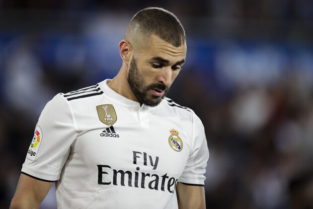 VITORIA GASTEIZ, SPAIN - OCTOBER 6: Karim Benzema of Real Madrid during the La Liga Santander  match between Deportivo Alaves v Real Madrid at the Estadio de Mendizorroza on October 6, 2018 in Vitoria Gasteiz Spain (Photo by David S. Bustamante/Soccrates/Getty Images)