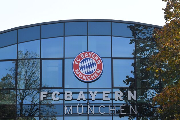 The club's logo is pictured at the headquarters of German First division football club Bayern Munich, in Munich on October 19, 2018. - Bayern Munich's CEO Karl-Heinz Rummenigge and Bayern Munich's President Uli Hoeness addressed a press conference on October 19, 2018 to complain about the press coverage on the under-pressure club. (Photo by Christof STACHE / AFP)        (Photo credit should read CHRISTOF STACHE/AFP/Getty Images)