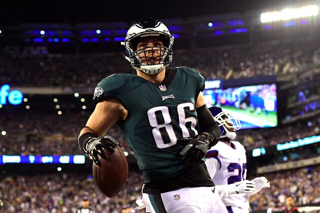 EAST RUTHERFORD, NJ - OCTOBER 11: Zach Ertz #86 of the Philadelphia Eagles reacts after scoring a touchdown against the New York Giants during the second quarter at MetLife Stadium on October 11, 2018 in East Rutherford, New Jersey.  (Photo by Steven Ryan/Getty Images)