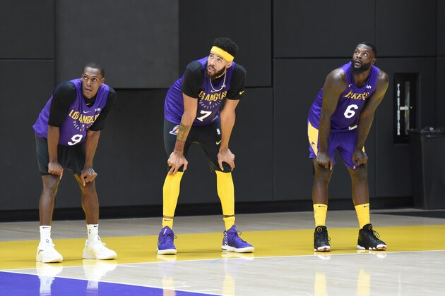 EL SEGUNDO, CA - SEPTEMBER 26: Rajon Rondo #9 JaVale McGee #7 and Lance Stephenson #6 of the Los Angeles Lakers look on at practice at UCLA Health Training Center on September 25, 2018 in El Segundo, California. NOTE TO USER: User expressly acknowledges and agrees that, by downloading and/or using this Photograph, user is consenting to the terms and conditions of the Getty Images License Agreement. Mandatory Copyright Notice: Copyright 2018 NBAE (Photo by Andrew D. Bernstein/NBAE via Getty Images)