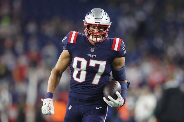 FOXBOROUGH, MA - OCTOBER 04:  Rob Gronkowski #87 of the New England Patriots warms up before the game against the Indianapolis Colts at Gillette Stadium on October 4, 2018 in Foxborough, Massachusetts.  (Photo by Maddie Meyer/Getty Images)