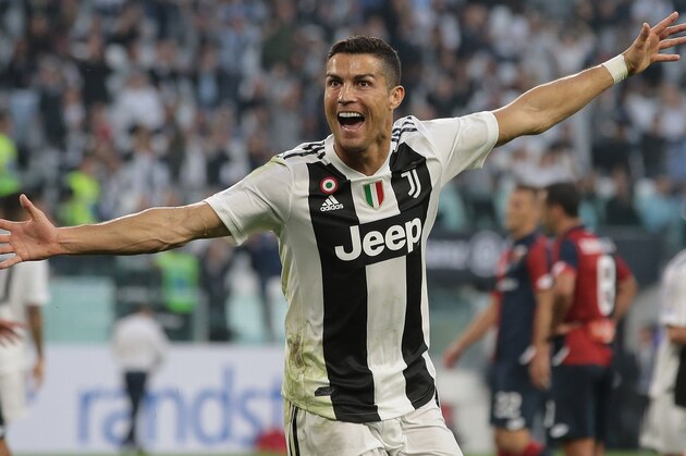 TURIN, ITALY - OCTOBER 20:  Cristiano Ronaldo of Juventus FC celebrates after scoring the opening goal during the Serie A match between Juventus and Genoa CFC at Allianz Stadium on October 20, 2018 in Turin, Italy.  (Photo by Emilio Andreoli/Getty Images )