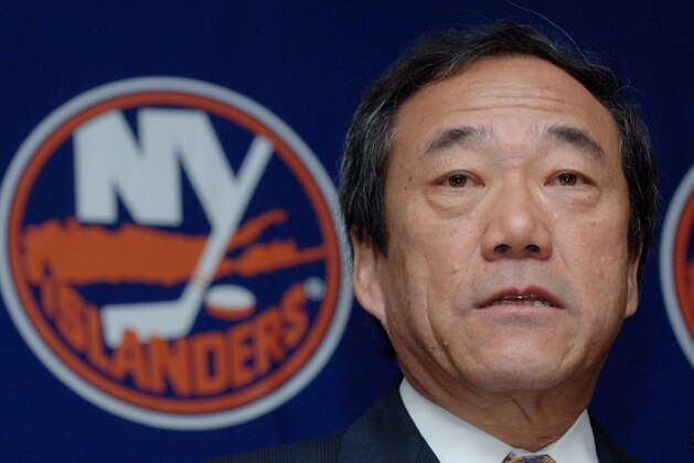 New York Islanders' owner Charles Wang announced that assistant coach Brad Shaw will take over as the interim head coach for the fired Steve Stirling, during a news conference in Uniondale, New York, Thursday, Jan. 12, 2006.  (AP Photo/Henny Ray Abrams)