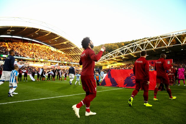 HUDDERSFIELD, ENGLAND - OCTOBER 20: Mohamed Salah of Liverpool prays as he walks out on to the pitch during the Premier League match between Huddersfield Town and Liverpool FC at John Smith's Stadium on October 20, 2018 in Huddersfield, United Kingdom. (Photo by Robbie Jay Barratt - AMA/Getty Images)
