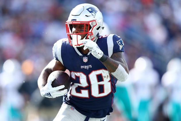 FOXBOROUGH, MA - SEPTEMBER 30: James White #28 of the New England Patriots runs the ball against the Miami Dolphins at Gillette Stadium on September 30, 2018 in Foxborough, Massachusetts. (Photo by Maddie Meyer/Getty Images)