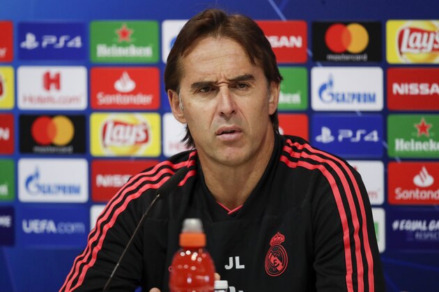 MADRID, SPAIN - OCTOBER 22: coach Julen Lopetegui of Real Madrid during the   Training session Real Madrid at the Santiago Bernabeu on October 22, 2018 in Madrid Spain (Photo by David S. Bustamante/Soccrates /Getty Images)