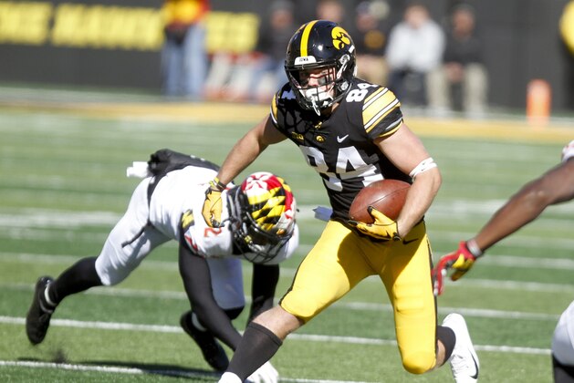 IOWA CITY, IOWA- OCTOBER 20:  Wide receiver Nick Easley #84 of the Iowa Hawkeyes runs up the field during the first half in front of defensive back RaVon Davis #2 of the Maryland Terrapins on October 20, 2018 at Kinnick Stadium, in Iowa City, Iowa.  (Photo by Matthew Holst/Getty Images)