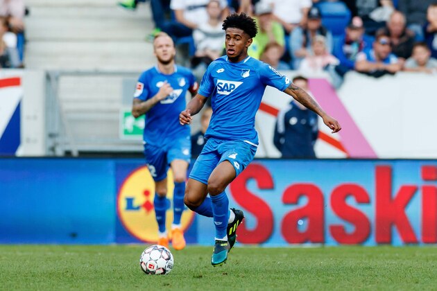 SINSHEIM, GERMANY - OCTOBER 07: Reiss Nelson of Hoffenheim controls the ball during the Bundesliga match between TSG 1899 Hoffenheim and Eintracht Frankfurt at Wirsol Rhein-Neckar-Arena on October 7, 2018 in Sinsheim, Germany. (Photo by TF-Images/Getty Images)