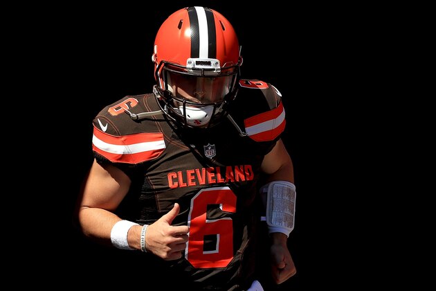 TAMPA, FL - OCTOBER 21:  Baker Mayfield #6 of the Cleveland Browns takes the field during a game against the Tampa Bay Buccaneers at Raymond James Stadium on October 21, 2018 in Tampa, Florida.  (Photo by Mike Ehrmann/Getty Images)
