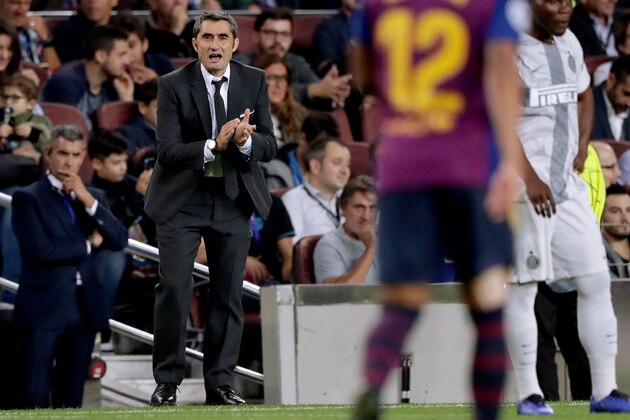 BARCELONA, SPAIN - OCTOBER 24: coach Ernesto Valverde of FC Barcelona during the UEFA Champions League match between FC Barcelona v Internazionale at the Camp Nou on October 24, 2018 in Barcelona Spain (Photo by Jeroen Meuwsen/Soccrates/Getty Images) BARCELONA, SPAIN - OCTOBER 24: coach Ernesto Valverde of FC Barcelona during the UEFA Champions League match between FC Barcelona v Internazionale at the Camp Nou on October 24, 2018 in Barcelona Spain (Photo by Jeroen Meuwsen/Soccrates/Getty Images)
