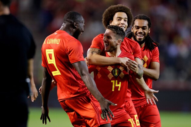 , BELGIUM - OCTOBER 16: Dries Mertens of Belgium celebrates 1-0 with Romelu Lukaku of Belgium, Axel Witsel of Belgium, Jason Denayer of Belgium  during the  International Friendly match between Belgium  v Holland  on October 16, 2018 (Photo by Geert van Erven/Soccrates/Getty Images)