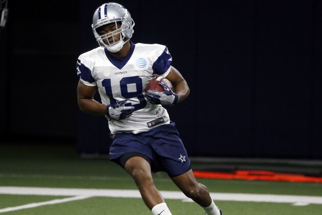 Dallas Cowboys receiver Amari Cooper (19) catches a pass during NFL football practice in Frisco, Texas, Wednesday, Oct. 24, 2018. (AP Photo/Michael Ainsworth)