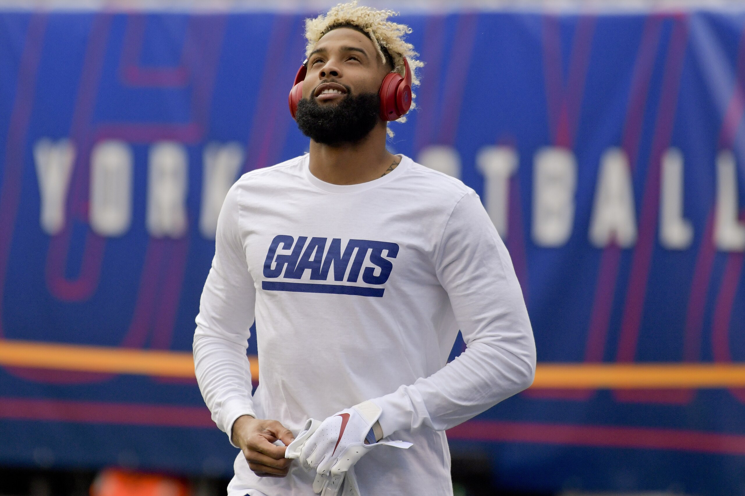 New York Giants wide receiver Odell Beckham Jr. warms up before an NFL football game against the Washington Redskins, Sunday, Oct. 28, 2018, in East Rutherford, N.J. (AP Photo/Bill Kostroun)