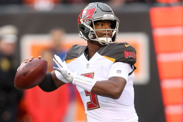 CINCINNATI, OH - OCTOBER 28:  Jameis Winston #3 of the Tampa Bay Buccaneers drops back to throw a pass during the second quarter of the game against the Cincinnati Bengals at Paul Brown Stadium on October 28, 2018 in Cincinnati, Ohio. (Photo by John Grieshop/Getty Images)