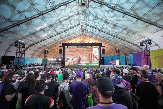 SAN JOSE, CA - OCTOBER 26, 2018: Crowd of fans watching Fortnite competition at TwitchCon, San Jose Convention Center on October 26, 2018 in San Jose, California. (Photo by Hannah Smith / ESPAT Media / Getty Images)