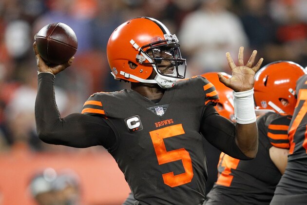 CLEVELAND, OH - SEPTEMBER 20:  Tyrod Taylor #5 of the Cleveland Browns throws a pass during the second quarter against the New York Jets at FirstEnergy Stadium on September 20, 2018 in Cleveland, Ohio. (Photo by Joe Robbins/Getty Images)