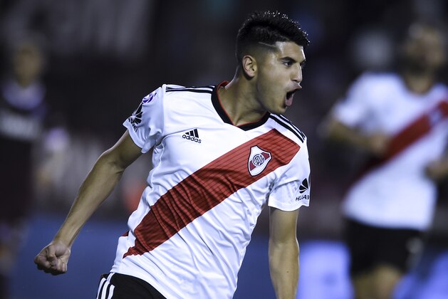 LANUS, ARGENTINA - SEPTEMBER 28: Exequiel Palacios of River Plate celebrates after scoring the fifth goal of his team during a match between Lanus and River Plate as part of Superliga 2018/19 at Estadio Ciudad de Lanus - Nestor Diaz Perez on September 28, 2018 in Lanus, Argentina. (Photo by Marcelo Endelli/Getty Images)