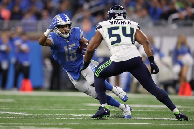 DETROIT, MI - OCTOBER 28: Golden Tate #15 of the Detroit Lions looks to run against   Bobby Wagner #54 of the Seattle Seahawks  during the second quarter at Ford Field on October 28, 2018 in Detroit, Michigan. (Photo by Gregory Shamus/Getty Images)