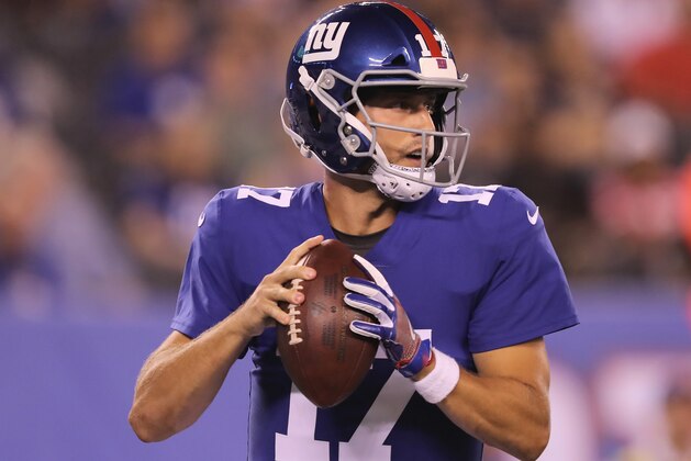 EAST RUTHERFORD, NJ - AUGUST 09:  Kyle Lauletta #17 of the New York Giants looks to pass in the fourth quarter against the Cleveland Browns during their preseason game on August 9,2018 at MetLife Stadium in East Rutherford, New Jersey.  (Photo by Elsa/Getty Images)
