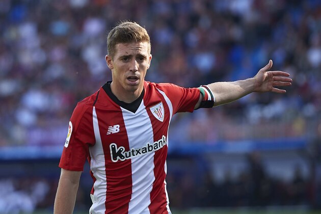 EIBAR, SPAIN - OCTOBER 21:  Iker Muniain of Athletic Club looks on during the La Liga match between SD Eibar and Athletic Club at Ipurua Municipal Stadium on October 21, 2018 in Eibar, Spain.  (Photo by Juan Manuel Serrano Arce/Getty Images)