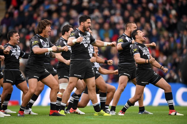 HULL, ENGLAND - OCTOBER 27: Dallin Watene-Zelezniak (r) of New Zealand leads his team in the Haka prior to the International Series match between England and New Zealand at KCOM Stadium on October 27, 2018 in Hull, England. (Photo by Laurence Griffiths/Getty Images)