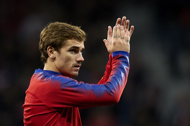 MADRID, SPAIN - OCTOBER 27:  Antoine Griezmann of Club Atletico de Madrid reacts prior to the La Liga match between Club Atletico de Madrid and Real Sociedad at Wanda Metropolitano on October 27, 2018 in Madrid, Spain.  (Photo by Quality Sport Images/Getty Images)