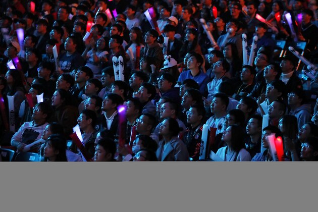 GWANGJU, SOUTH KOREA - OCTOBER 28:  Supporters watch the semifinal match of 2018 The League of Legends World Championship at Gwangju Women's University Universiade Gymnasium on October 28, 2018 in Gwangju, South Korea.  (Photo by Woohae Cho/Getty Images)