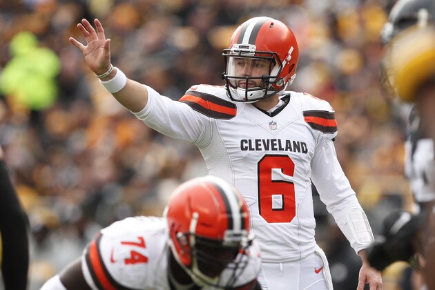 Cleveland Browns quarterback Baker Mayfield (6) plays against the Pittsburgh Steelers in an NFL football game, Sunday, Oct. 28, 2018, in Pittsburgh. The Steelers won 33-18. (AP Photo/Don Wright)