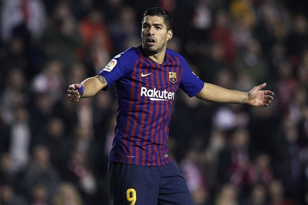 MADRID, SPAIN - NOVEMBER 03:  Luis Suarez of Barcelona reacts during the La Liga match between Rayo Vallecano de Madrid and FC Barcelona at Campo de Futbol de Vallecas on November 3, 2018 in Madrid, Spain.  (Photo by Quality Sport Images/Getty Images)
