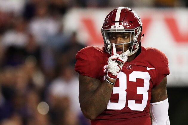 BATON ROUGE, LOUISIANA - NOVEMBER 03: Anfernee Jennings #33 of the Alabama Crimson Tide celebrates sacking Joe Burrow #9 of the LSU Tigers in the second quarter of their game at Tiger Stadium on November 03, 2018 in Baton Rouge, Louisiana. (Photo by Gregory Shamus/Getty Images)