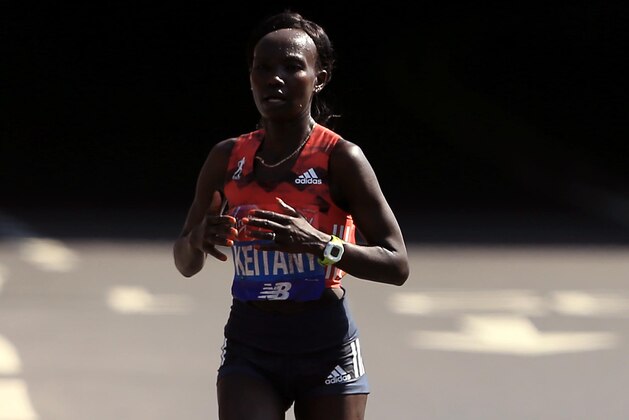 LONDON, ENGLAND - APRIL 22:  Mary Keitany of Kenya during the Virgin Money London Marathon on April 22, 2018 in London, England. (Photo by Stephen Pond/Getty Images)