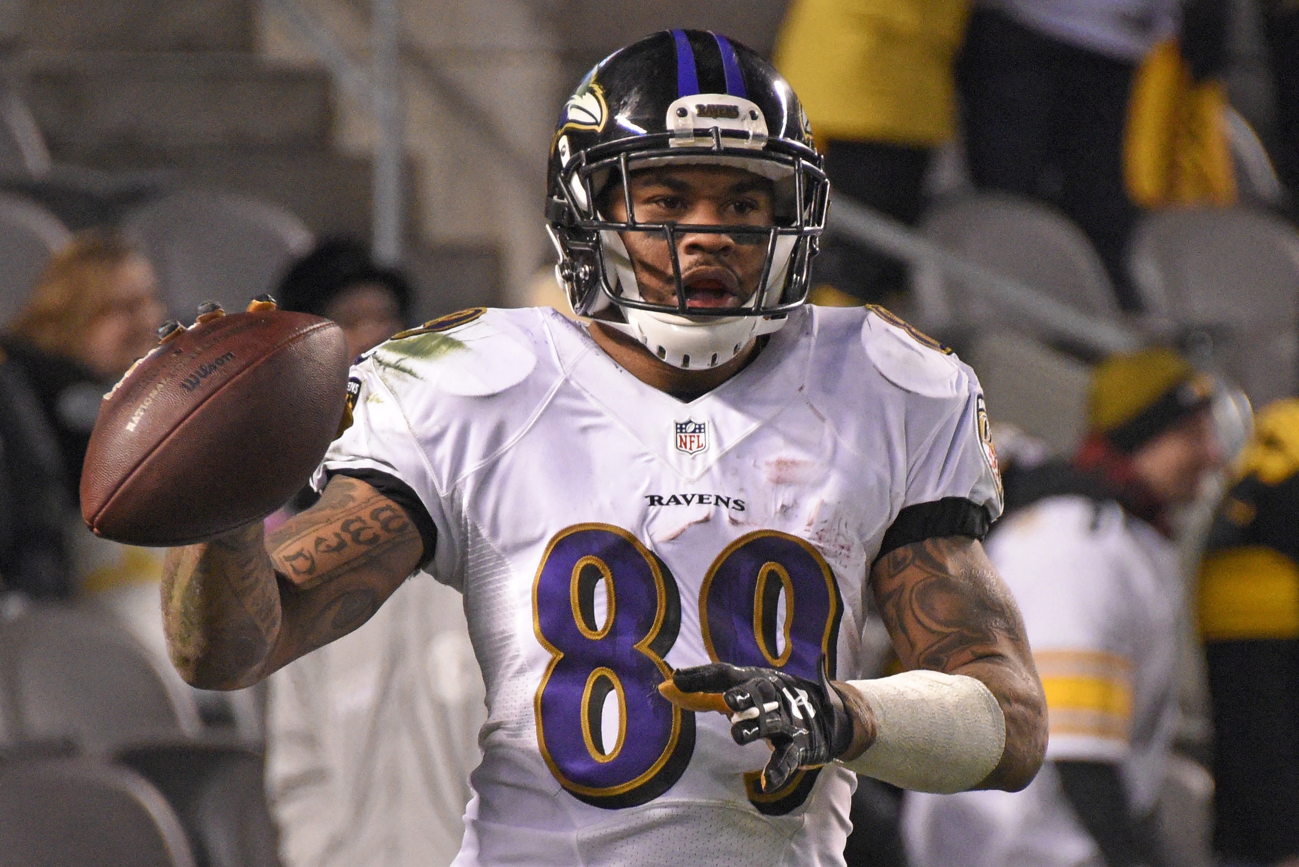 Baltimore Ravens wide receiver Steve Smith (89) celebrates after scoring a touchdown on a catch from quarterback Joe Flacco during the second half of an NFL football game against the Pittsburgh Steelers in Pittsburgh, Sunday, Dec. 25, 2016. (AP Photo/Don Wright)