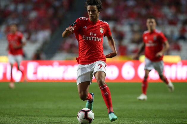 LISBON, PORTUGAL - SEPTEMBER 23:  Joao Felix of SL Benfica in action during the Liga NOS match between SL Benfica and CD Aves at Estadio da Luz on September 23, 2018 in Lisbon, Portugal.  (Photo by Gualter Fatia/Getty Images)