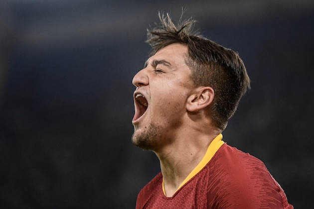 AS Roma Turkish forward Cengiz Under celebrates after scoring during the UEFA Champions League group G stage football match AS Roma vs CSKA Moscow on October 23, 2018 at the Olympic stadium in Rome. (Photo by Filippo MONTEFORTE / AFP)        (Photo credit should read FILIPPO MONTEFORTE/AFP/Getty Images)