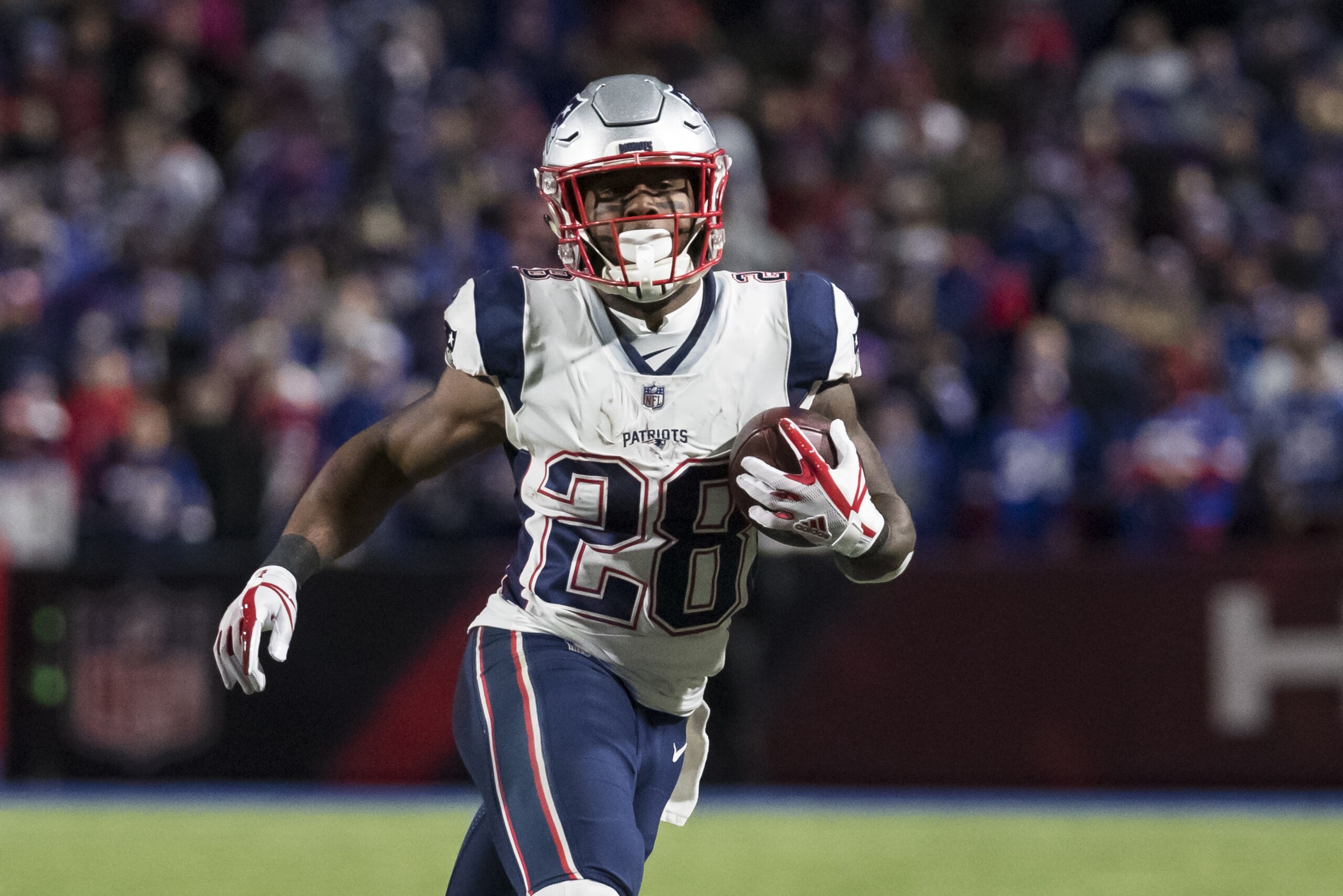 ORCHARD PARK, NY - OCTOBER 29: James White #28 of the New England Patriots runs with the ball during the first quarter against the Buffalo Bills at New Era Field on October 29, 2018 in Orchard Park, New York. New England defeats Buffalo 25-6. (Photo by Brett Carlsen/Getty Images) ORCHARD PARK, NY - OCTOBER 29: James White #28 of the New England Patriots runs with the ball during the first quarter against the Buffalo Bills at New Era Field on October 29, 2018 in Orchard Park, New York. New England defeats Buffalo 25-6. (Photo by Brett Carlsen/Getty Images)