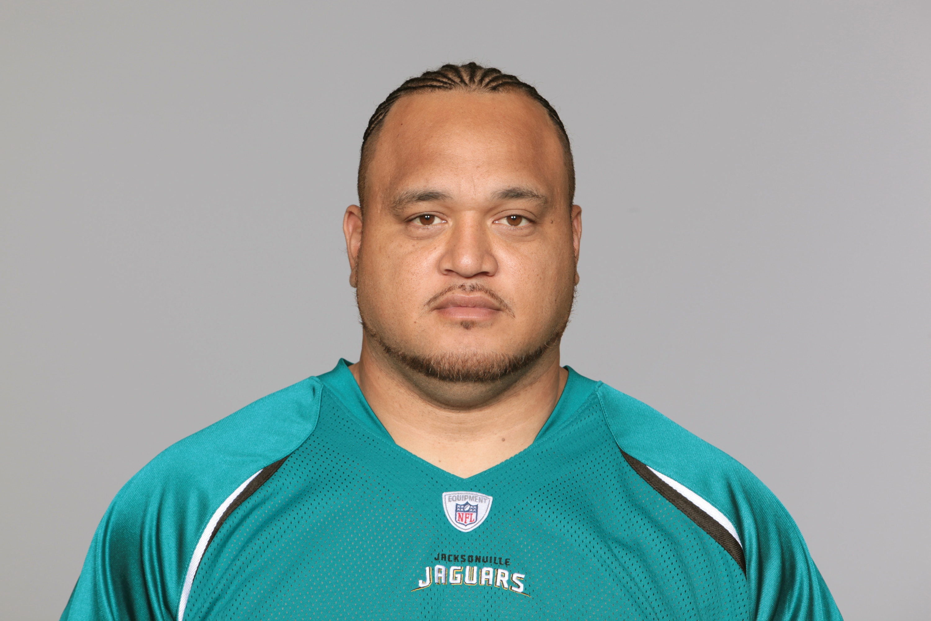 Former NFL OG Vince Manuwai Dies at Age 38