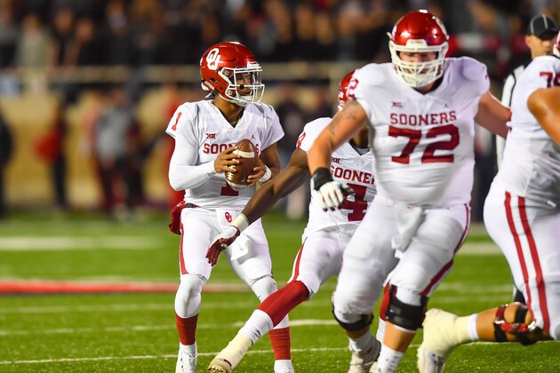 LUBBOCK, TX - NOVEMBER 03: Kyler Murray #1 of the Oklahoma Sooners looks to pass during the first half of the game against the Texas Tech Red Raiders on November 3, 2018 at Jones AT&T Stadium in Lubbock, Texas. (Photo by John Weast/Getty Images)