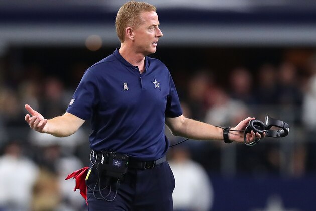 ARLINGTON, TX - NOVEMBER 05:  Head coach Jason Garrett of the Dallas Cowboys gestures in the fourth quarter of a game against the Tennessee Titans at AT&T Stadium on November 5, 2018 in Arlington, Texas.  (Photo by Tom Pennington/Getty Images)