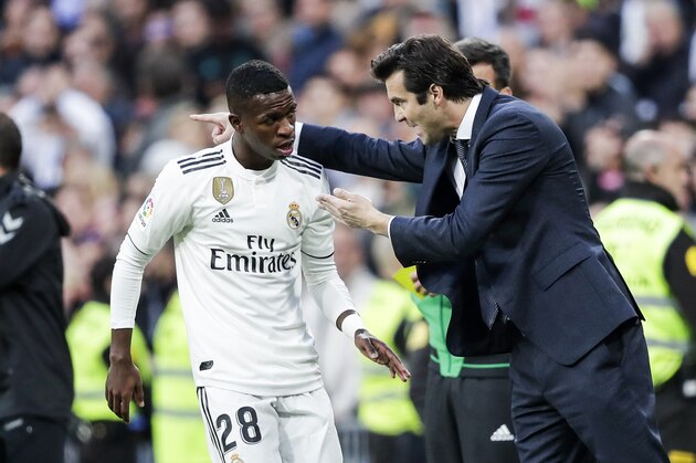MADRID, SPAIN - NOVEMBER 3: Vinicius Junior of Real Madrid, coach Santiago Solari of Real Madrid during the La Liga Santander  match between Real Madrid v Real Valladolid at the Santiago Bernabeu on November 3, 2018 in Madrid Spain (Photo by David S. Bustamante/Soccrates/Getty Images)