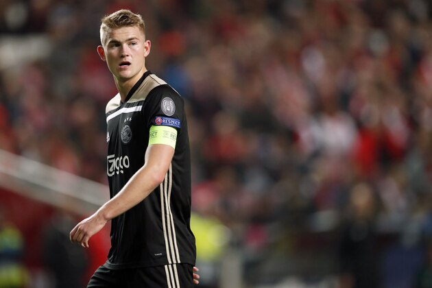 Matthijs de Ligt of Ajax during the UEFA Champions League group E match between  SL Benfica and Ajax Amsterdam at Estadio La Luz on November 97, 2018 in Lisbon, Portugal(Photo by VI Images via Getty Images)