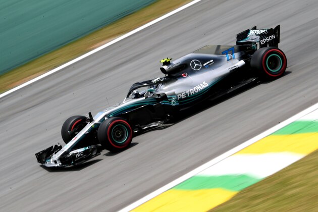 Mercedes' Finnish driver Valtteri Bottas powers his car, during the first free practice session of the Brazil Grand Prix, at the Interlagos racetrack in Sao Paulo, Brazil, on November 9, 2018. (Photo by EVARISTO SA / AFP)        (Photo credit should read EVARISTO SA/AFP/Getty Images)