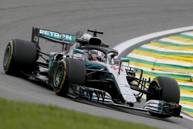 SAO PAULO, BRAZIL - NOVEMBER 09: Lewis Hamilton of Great Britain driving the (44) Mercedes AMG Petronas F1 Team Mercedes WO9 on track during practice for the Formula One Grand Prix of Brazil at Autodromo Jose Carlos Pace on November 9, 2018 in Sao Paulo, Brazil.  (Photo by Charles Coates/Getty Images)