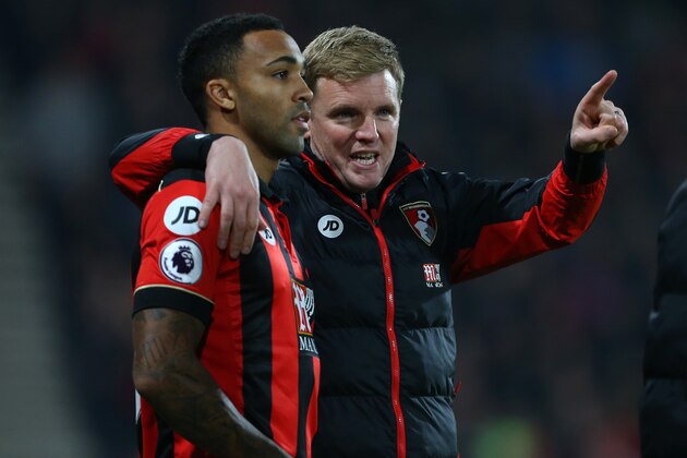 BOURNEMOUTH, ENGLAND - DECEMBER 13: Eddie Howe manager of Bournemouth speaks with Callum Wilson of Bournemouth during the Premier League match between AFC Bournemouth and Leicester City at Vitality Stadium on December 13, 2016 in Bournemouth, England. (Photo by Catherine Ivill - AMA/Getty Images)