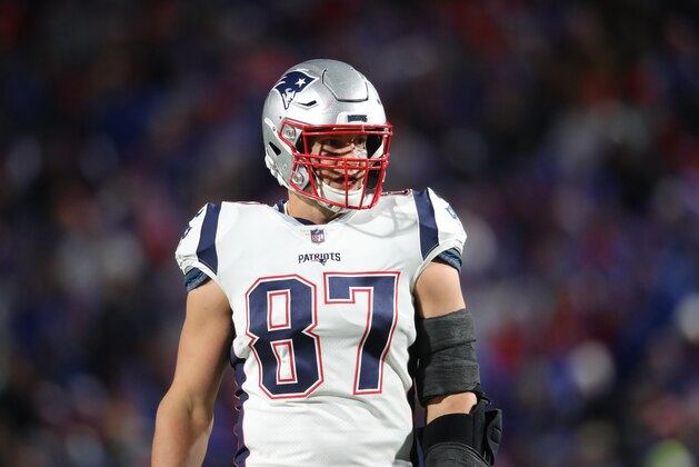 BUFFALO, NY - OCTOBER 29: Rob Gronkowski #87 of the New England Patriots during NFL game action against the Buffalo Bills at New Era Field on October 29, 2018 in Buffalo, New York. (Photo by Tom Szczerbowski/Getty Images)