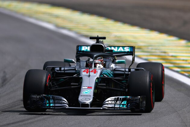SAO PAULO, BRAZIL - NOVEMBER 10: Lewis Hamilton of Great Britain driving the (44) Mercedes AMG Petronas F1 Team Mercedes WO9 on track during qualifying for the Formula One Grand Prix of Brazil at Autodromo Jose Carlos Pace on November 10, 2018 in Sao Paulo, Brazil.  (Photo by Lars Baron/Getty Images)
