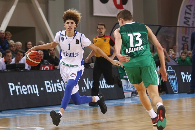 PRIENAI, LITHUANIA - JANUARY 09:  LaMelo Ball of Vytautas Prienai in action during the match between Vytautas Prienai and Zalgiris Kauno on January 9, 2018 in Prienai, Lithuania.  (Photo by Alius Koroliovas/Getty Images)