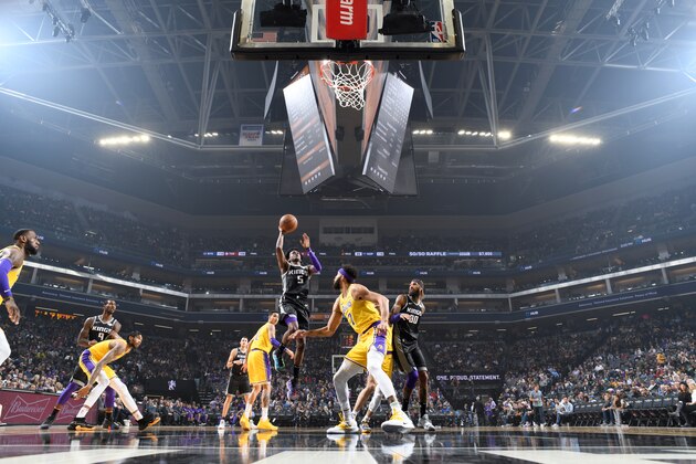 SACRAMENTO, CA - NOVEMBER 10: De'Aaron Fox #5 of the Sacramento Kings shoots the ball against the Los Angeles Lakers on November 10, 2018 at Golden 1 Center in Sacramento, California. NOTE TO USER: User expressly acknowledges and agrees that, by downloading and/or using this photograph, user is consenting to the terms and conditions of the Getty Images License Agreement. Mandatory Copyright Notice: Copyright 2018 NBAE (Photo by Andrew D. Bernstein/NBAE via Getty Images)