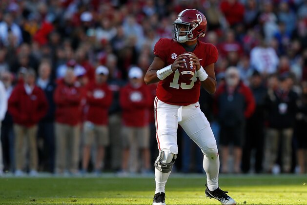TUSCALOOSA, AL - NOVEMBER 10:  Tua Tagovailoa #13 of the Alabama Crimson Tide looks to pass against the Mississippi State Bulldogs at Bryant-Denny Stadium on November 10, 2018 in Tuscaloosa, Alabama.  (Photo by Kevin C. Cox/Getty Images)